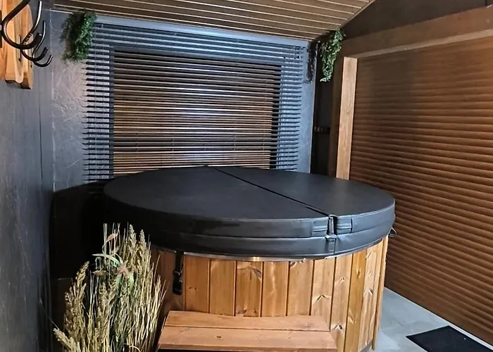 Domki Spokojny Zakatek Z Balia Z Jacuzzi